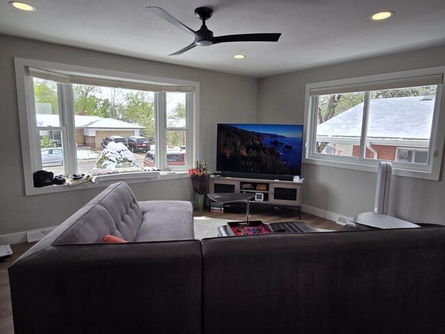 Foto del edificio - 1358 Northwestern Rd