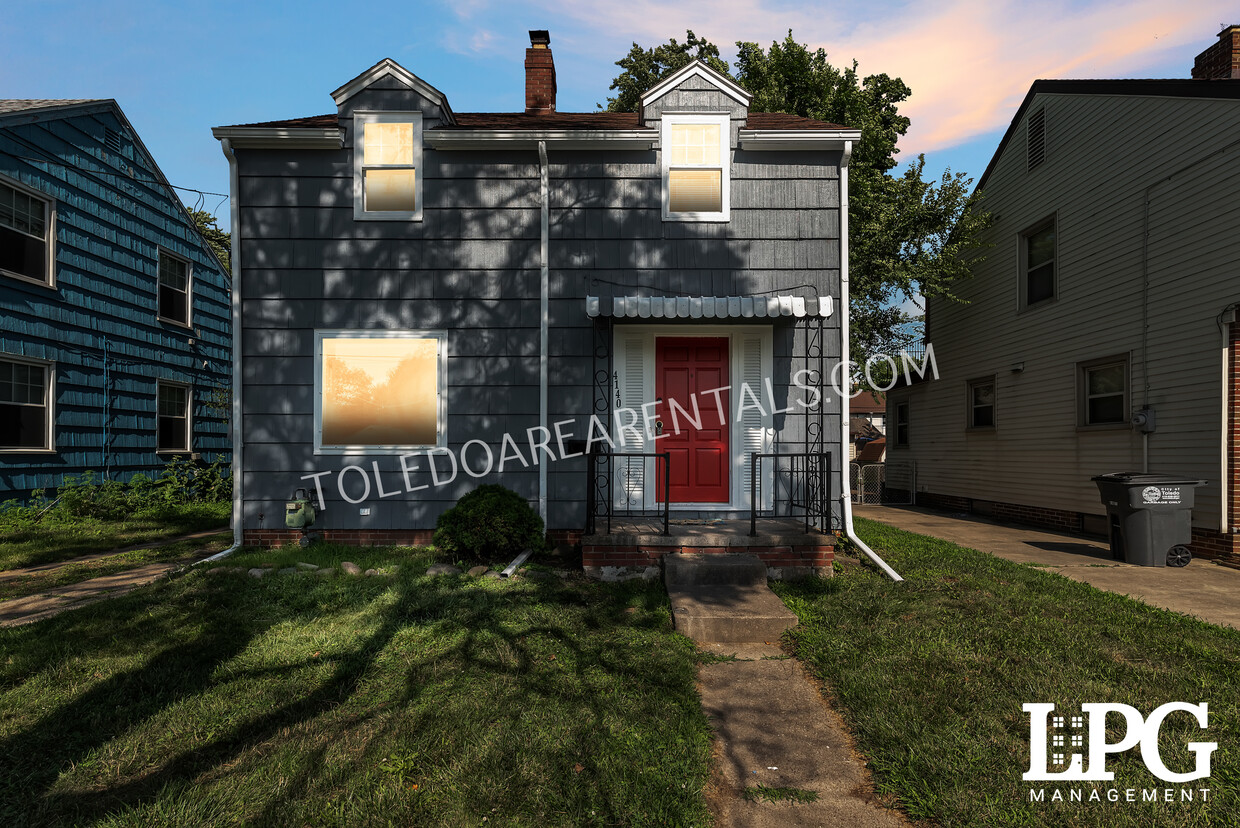 Primary Photo - 4140 Berwick Ave