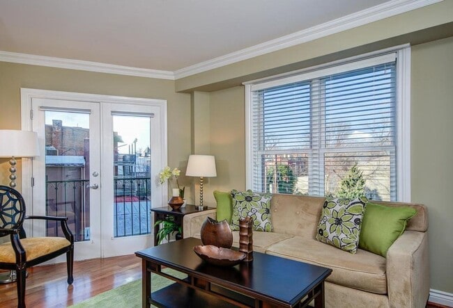 Foto del edificio - Centrally Located 1BR/1BA on Penn Ave Capi...
