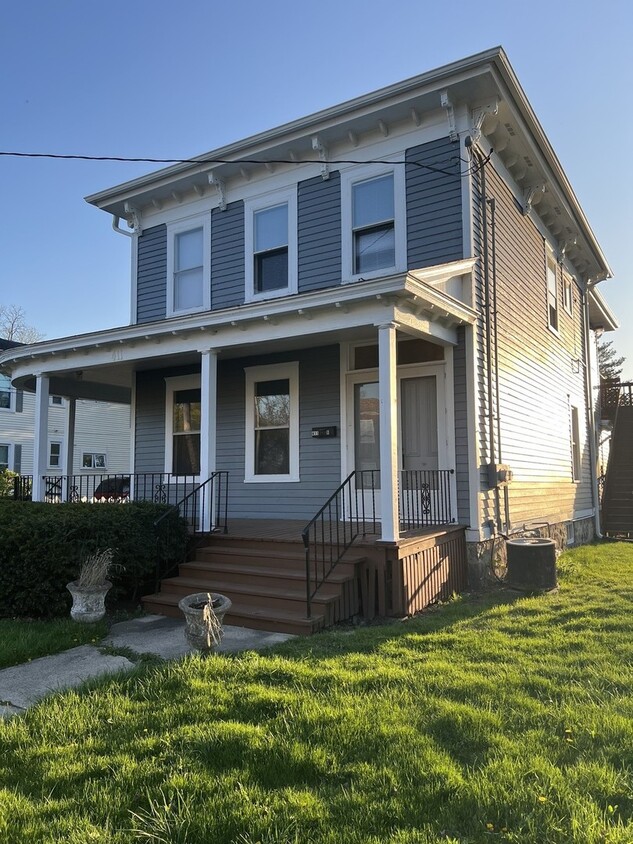 Foto principal - 411 N Madison St