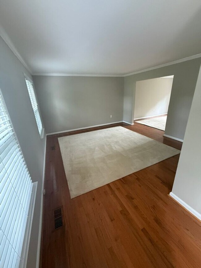 Foto del edificio - Lovely and Spacious 3 Bedroom 2.5 Bathroom...