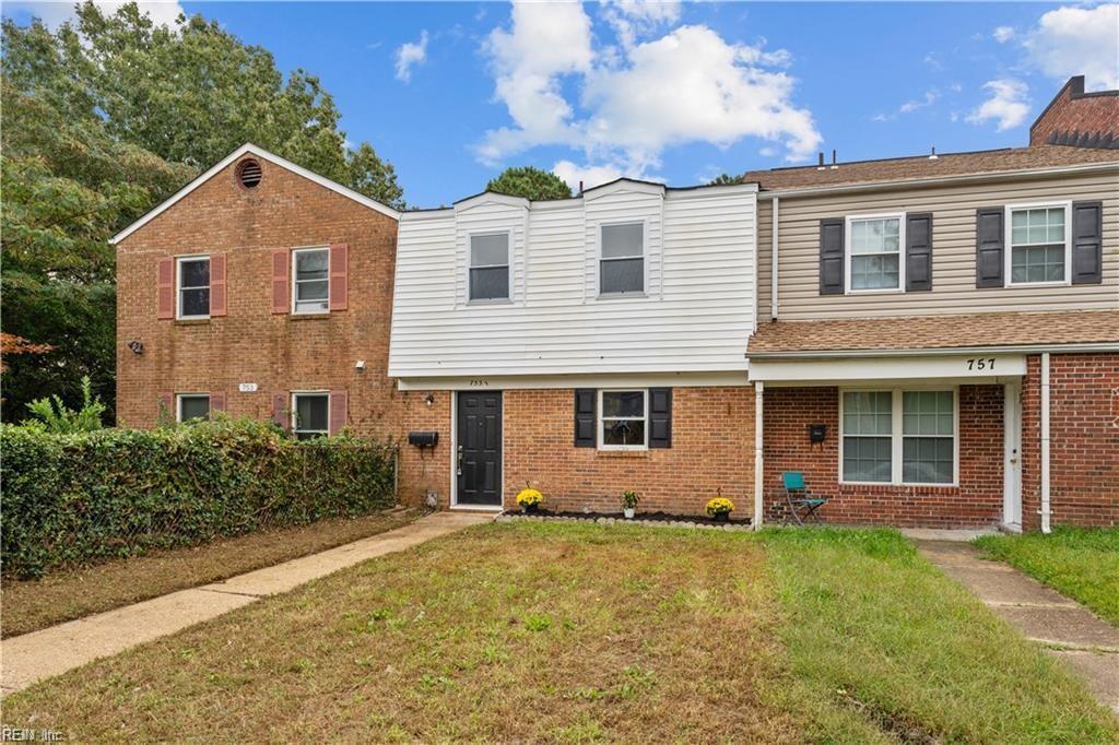 Foto principal - 755 Lake Edward Dr