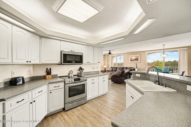 Building Photo - 820 Del Rio Way