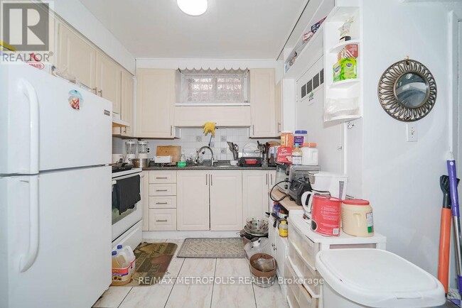 Photo du bâtiment - 575 Bellamy Rd N