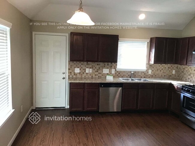 Foto del edificio - 16407 Eton Brook Ln