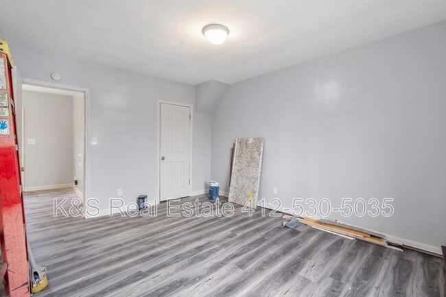 Building Photo - 126 Lynnwood Ave