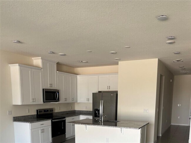 Foto del edificio - 4433 Small Creek Rd