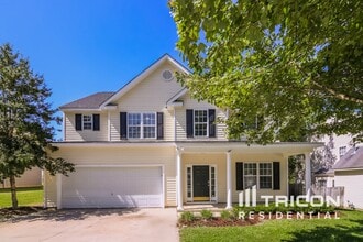 Building Photo - 547 Hay River St