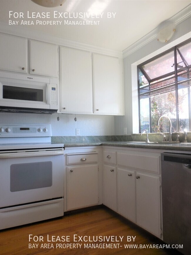 Building Photo - 16 Cape Hatteras Ct