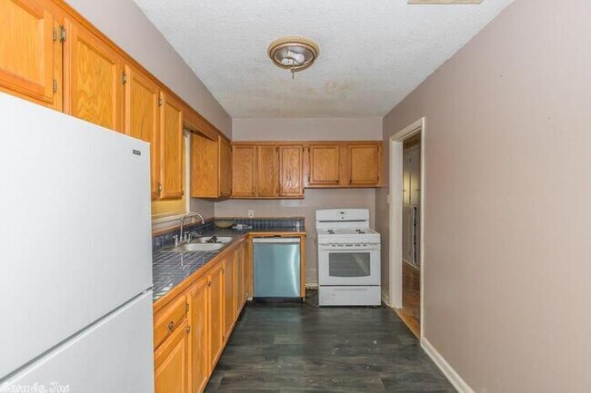 Building Photo - 45 Whitmore Cir