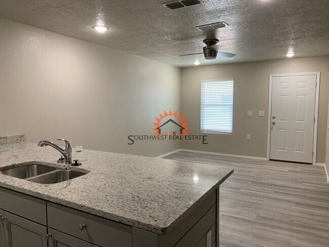 Building Photo - Brand New 3 bedroom 2 bath apartment