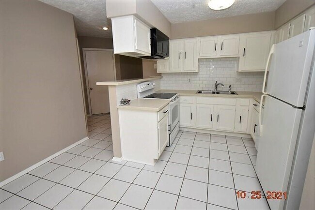 Foto del edificio - 5914 High Meadow St