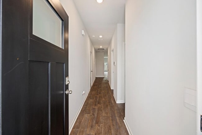 Foto del edificio - 830 Lilyford Ln