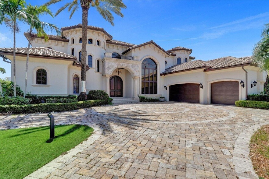 Foto principal - 2582 SE 9th St