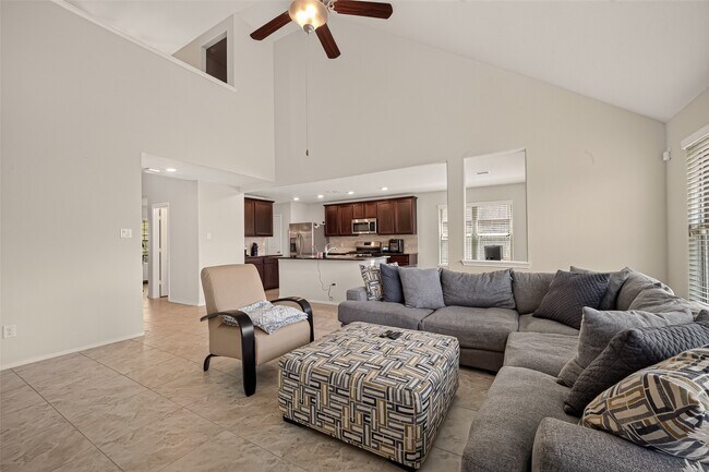 Foto del edificio - 322 Marble Springs Ln
