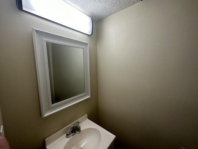 Foto del edificio - 9456 Lexington Cir