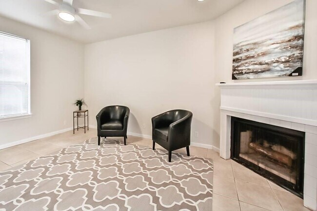 Foto del edificio - 611 E 45th St