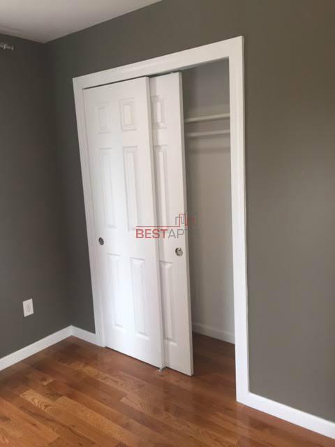 Foto del edificio - 215 E 76th St