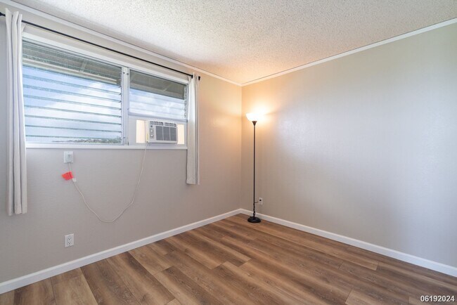 Building Photo - $3,000 / 3br - 1222ft2 - Ridgeway Townhome...