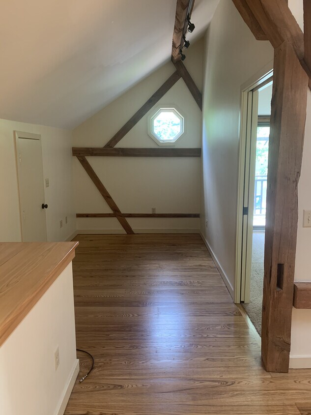 View to the left of entrance - 7098 FERRY Rd