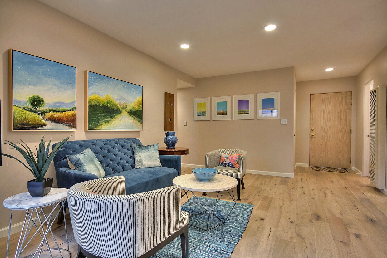 Foto principal - PRIVACY, SERENITY, AND RESORT STYLE LIVING...