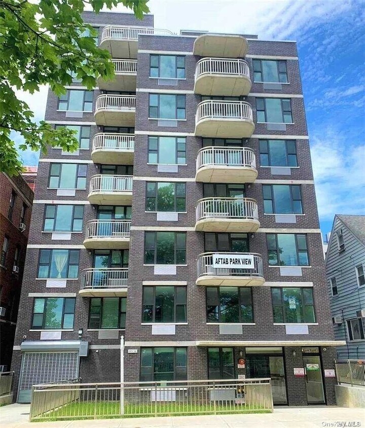 Primary Photo - 89-14-89150 150th St