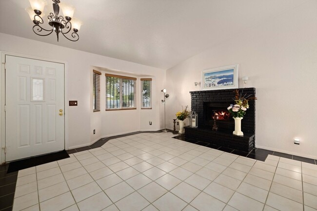 Building Photo - 3 Bedroom Single Family Home in Palmdale. ...
