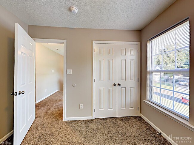 Foto del edificio - 5126 Timbertop Ln