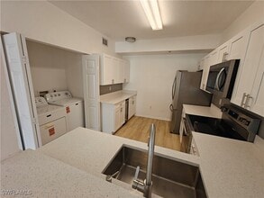 Building Photo - 6490 Aragon Way