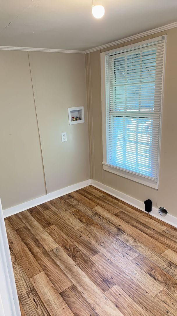 Building Photo - 3 Bed/2 Bath House