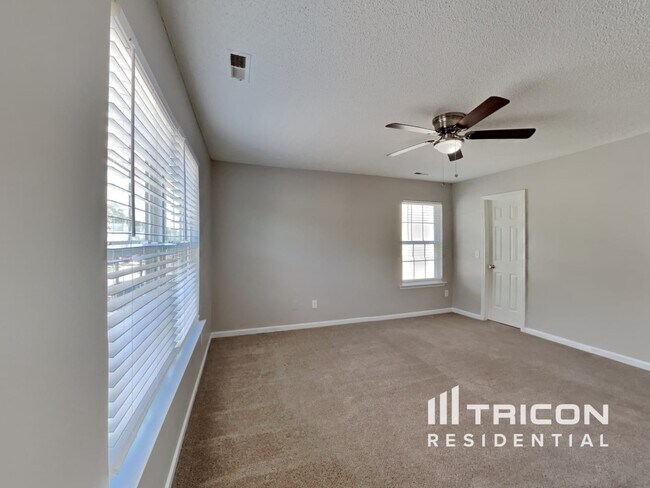 Foto del edificio - 7328 Brighton Hill Ln