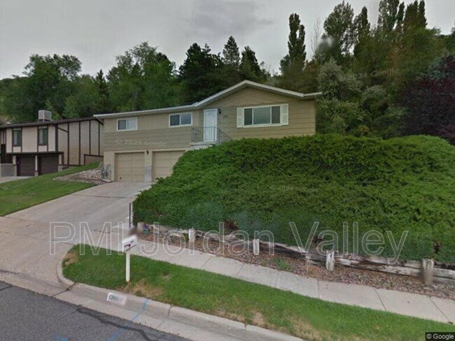 Photo - 1394 North 400 East House