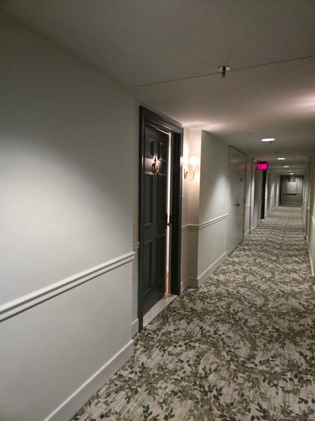 Hallway - 5450 Whitley Park Ter