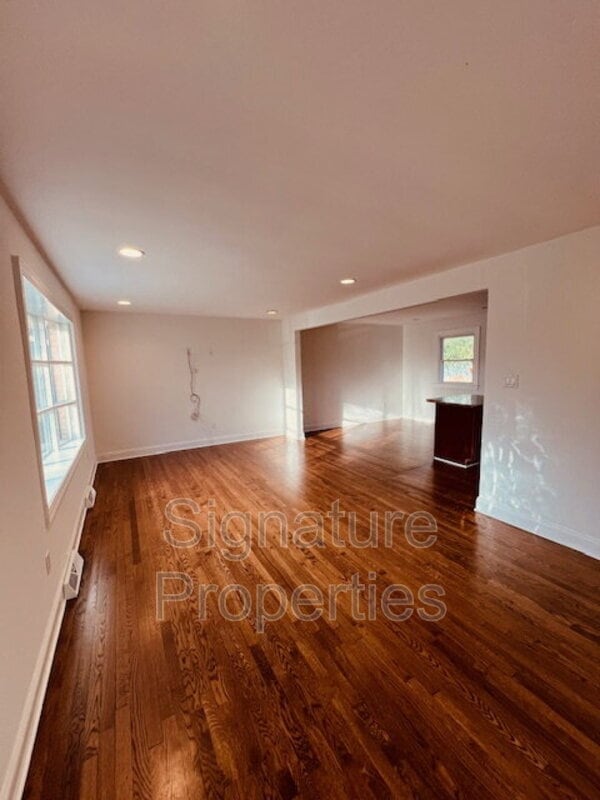 Foto del edificio - 936 Weaver Ave