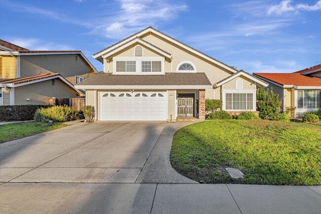 Building Photo - 812 Foxridge Way