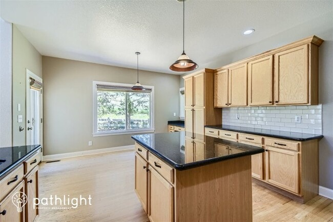 Building Photo - 711 Briar Ridge Ct