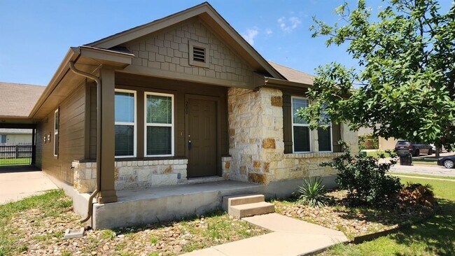Foto del edificio - 200 McCoy Ln