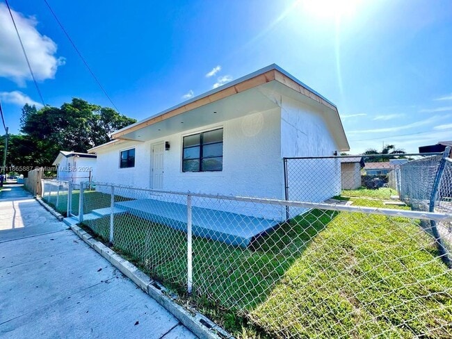 Foto del edificio - 427 N 24th Ave