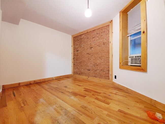 Building Photo - 645 Willoughby Ave