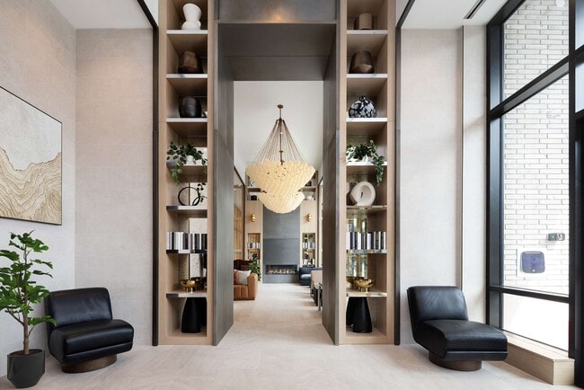 Building Photo - 425 Summit Ave