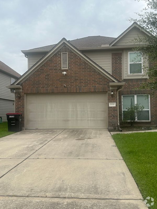 Building Photo - 12526 Greensbrook Forest Dr