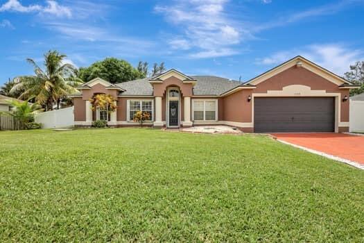 Building Photo - 1530 SW Escobar Ln