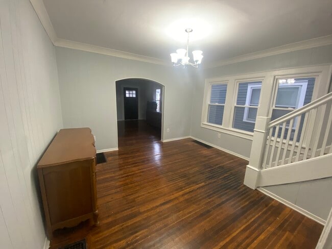 Building Photo - 1032 S Churchman Ave