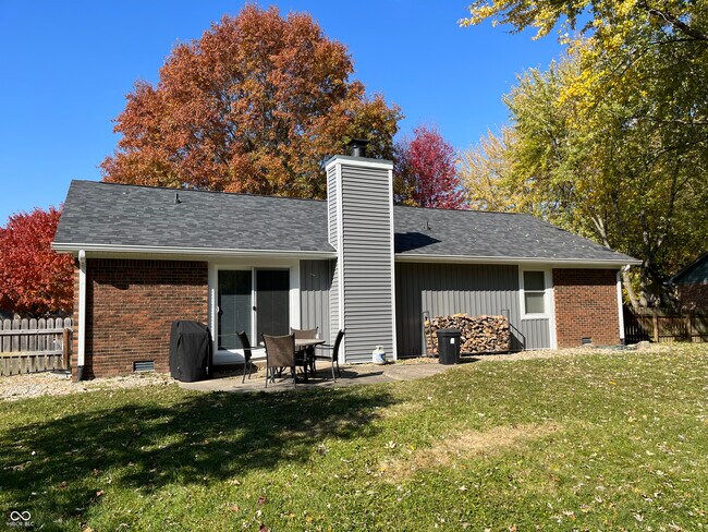 Building Photo - 627 San Carlos Dr