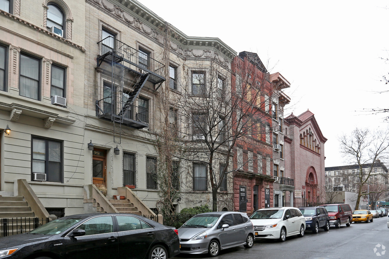 Building Photo - Sugar Hill / Doors from B'way and Riverside