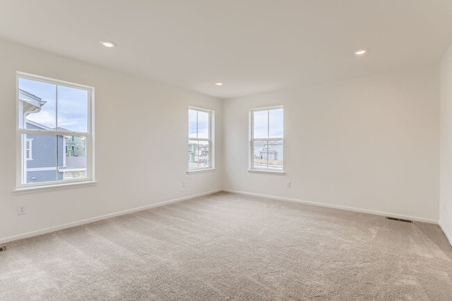 Building Photo - Beautiful Single Family Home with state-of-the-art modern finishes throughout. Mountain Views- 2 ...