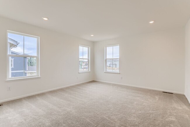 Foto del edificio - Beautiful Single Family Home with state-of-the-art modern finishes throughout. Mountain Views- 2 ...