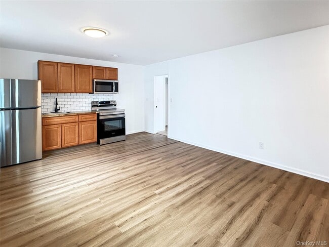 Building Photo - 4332 Albany Post Rd