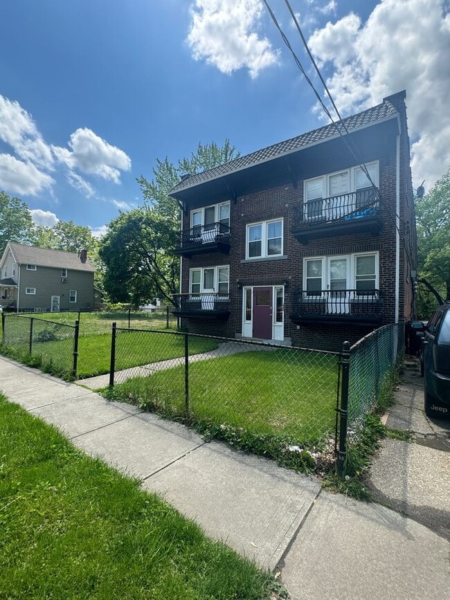 Building Photo - 880 E 144th St