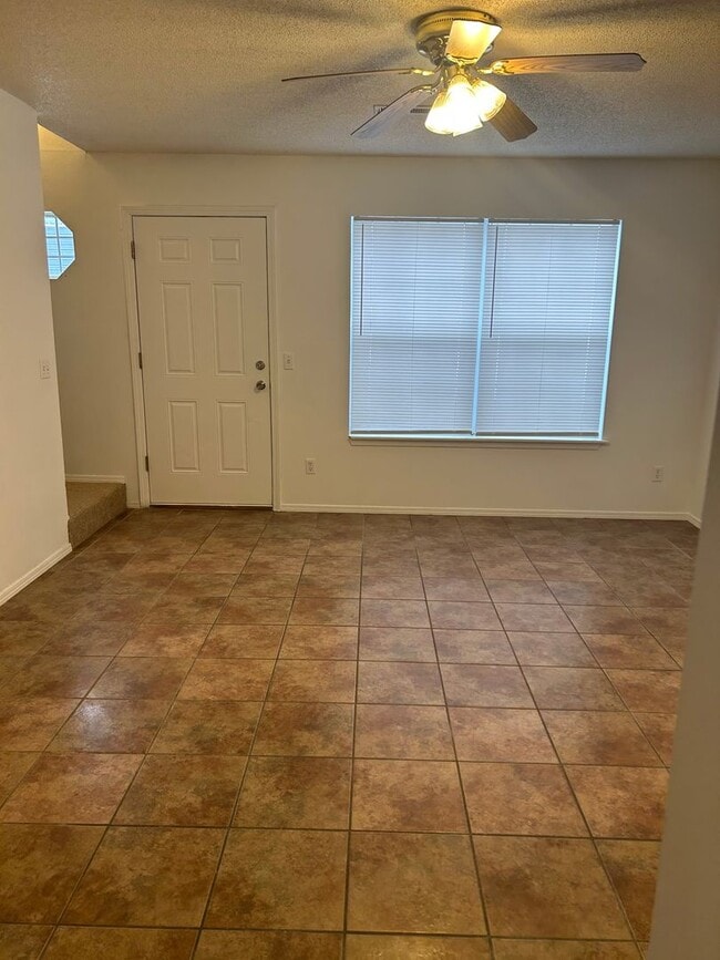 Building Photo - 1013 SE 5th St